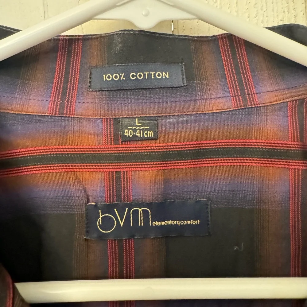 Plaid Long Sleeved Buttoned Down - 100% Cotton - Size Large - Picture 3 of 4